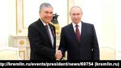 Russiýanyň prezidenti Wladimir Putin we Türkmenistanyň Halk haslahatynyň başlygy Gurbanguly Berdimuhamedow