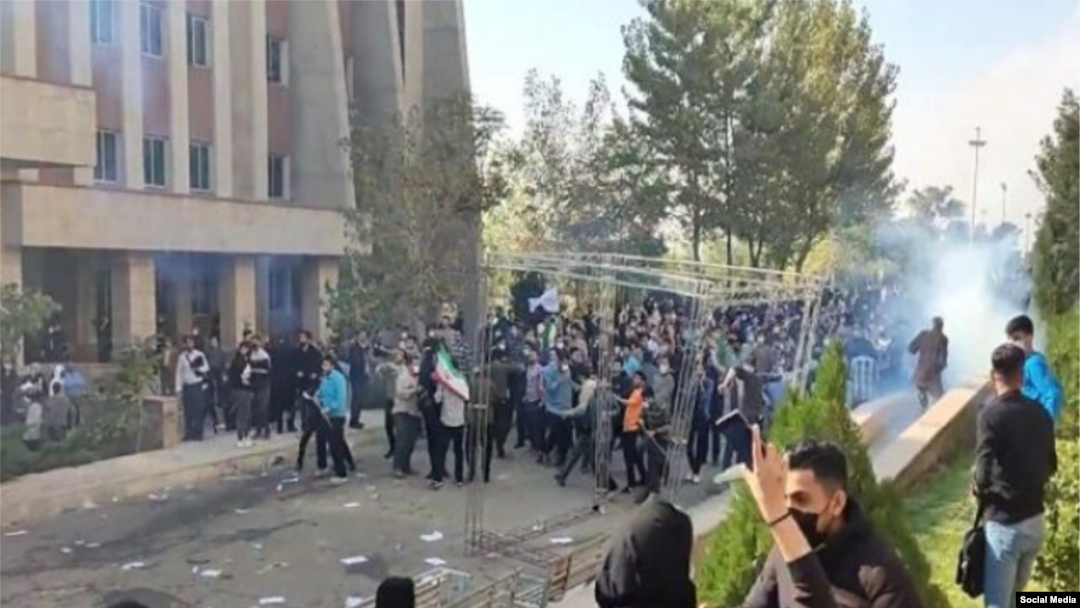 صحنه‌ای از اعتراضات دانشجویی