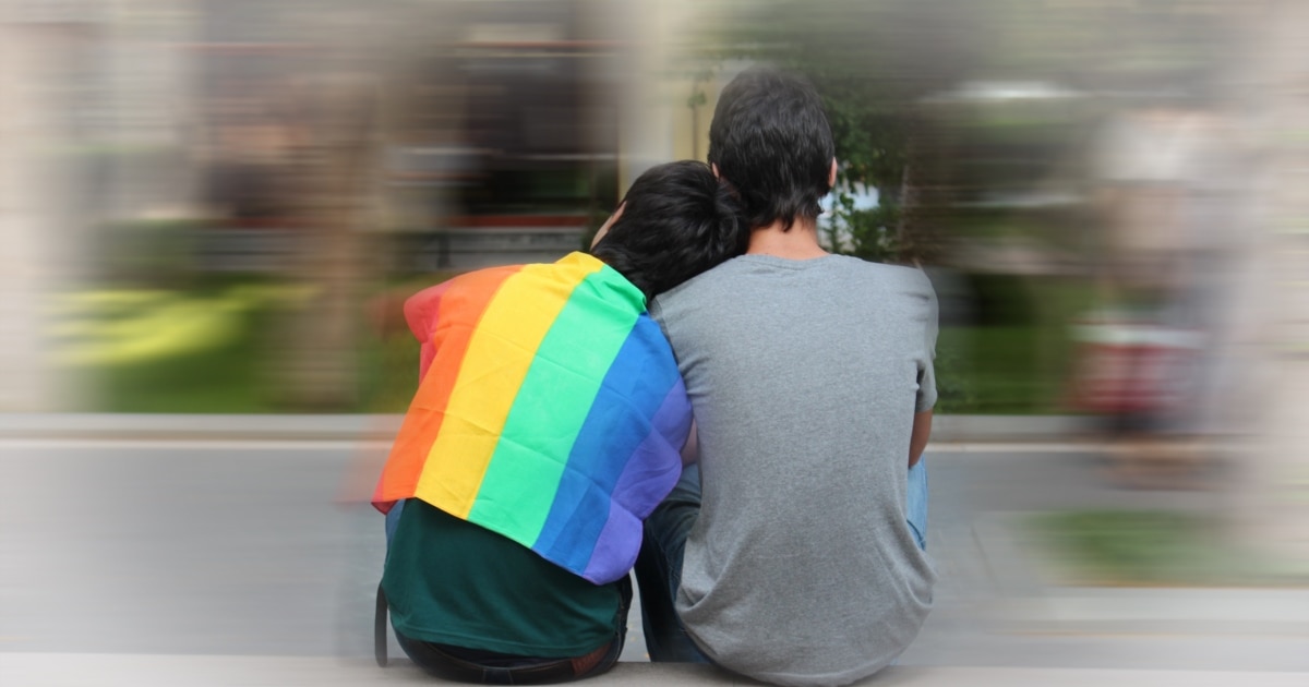 Күйеуінің алдында әйелге арналған эротикалық массаж