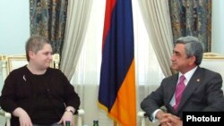 Tina Kaidanow, U.S. deputy assistant secretary of state for European and Eurasian affairs, met with Armenian President Serzh Sarkisian (right) on October 20.