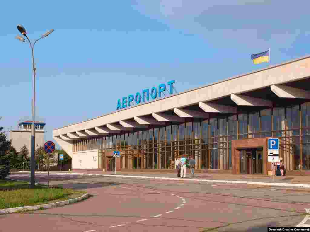 A 2012 file photo of Kherson airport&rsquo;s passenger terminal. In 2019, before the pandemic hobbled tourism and the Russian invasion stopped it completely, the airport served 154,000 passengers who flew direct to Turkey and Kyiv. &nbsp;