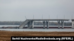 Зруйнований Антонівський міст поблизу Херсону, листопад 2022 року