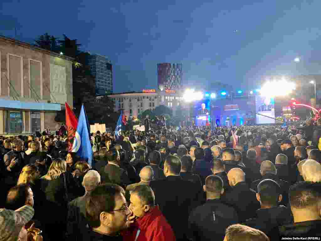 Predsjednik Slobodarske stranke Ilir Meta rekao je da Vlada ne treba da provocira demonstrante.