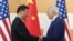 Președintele SUA, Joe Biden (dreapta), și președintele chinez Xi Jinping, înainte de întâlnirea bilaterală de la summitul G20