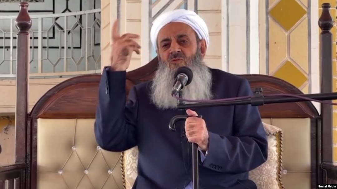 مولوي عبدالحمید د ایران د زاهدان ښار لوی امام یا امام جمعه دی.