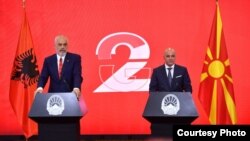 Premijeri Albanije i Sjeverne Makedonije Edi Rama i Dimitar Kovačevski na konferenciji za medije u Skopju, 14. novembra 2022.