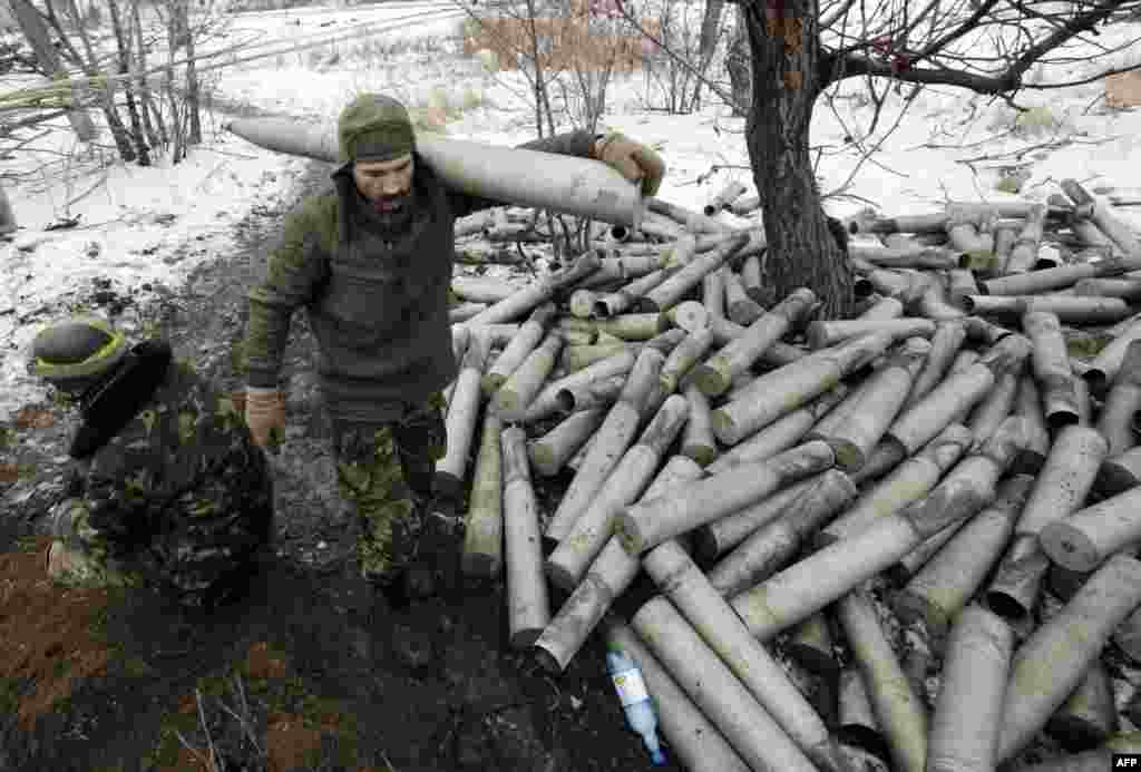Українські артилеристи, які&nbsp;прикривають &laquo;кіборгів&raquo; донецького аеропорту, село Піски під Донецьком, 8&nbsp;грудня 2014 року