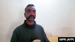 Pilotul indian în arestul forțelor pakistaneze
