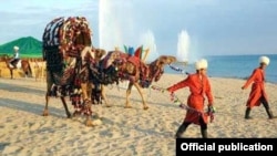 "Kejebäni cekmäge akmaýa gerek." Aýdymdan