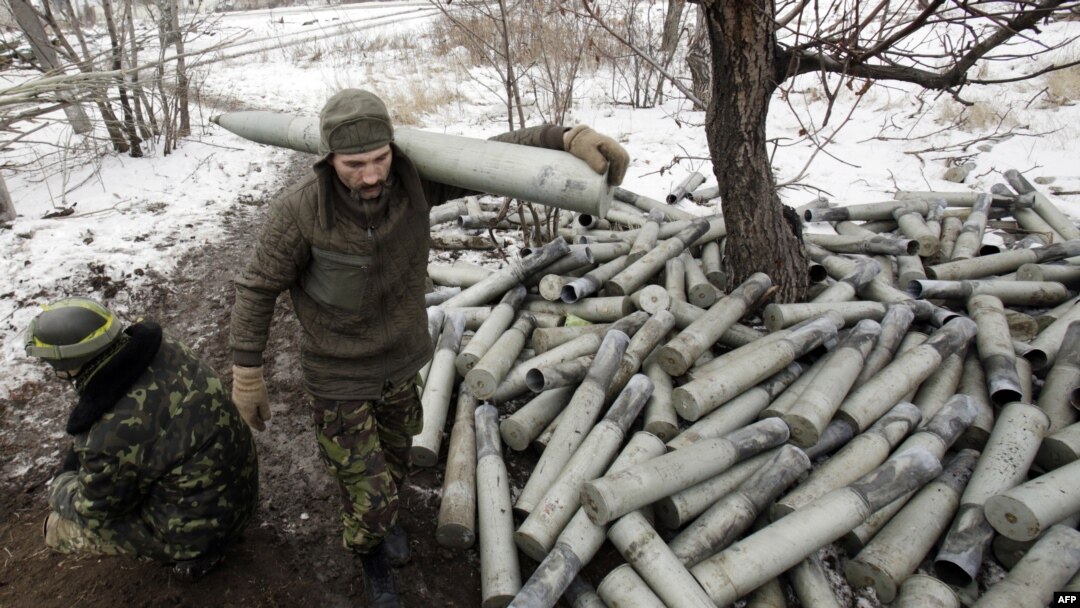 Позиции украинских военных в селе Пески в районе аэропорта Донецка