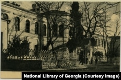 ქუთაისის წმინდა ნინოს სასწავლებელი. დღეს ამ ადგილას ქუთაისის მესამე სკოლაა.