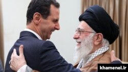 Suriya prezidenti Bashar Assad (solda) və İranın ali rəhbəri ayətüllah Ali Khamenei fevralın 25-də Tehranda görüşüblər