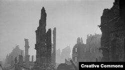 Дрезден шаары 1945-жылдагы бомбалоодон кийин. 