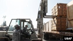  8 октября 2008 военнослужащие авиабазы «Манас» отправили партию гуманитарного груза пострадавшим в результате недавнего землетрясения на юге Кыргызстана