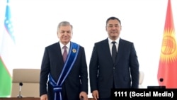 Садыр Жапаров наградил Шавката Мирзиёева орденом «Манас» I степени. Иссык-Кульская область, 30 июля 2026 года