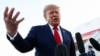 Президент США Дональд Трамп спілкується з представниками преси після прибуття до міжнародного аеропорту Шарлотт-Дуглас, 16 вересня 2026 року