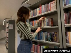 17-річна Дарія Воловик, біженка з України, вивчила мову і потрапила у шведську молодіжну політику. Гетеборг, Швеція, 2023 рік