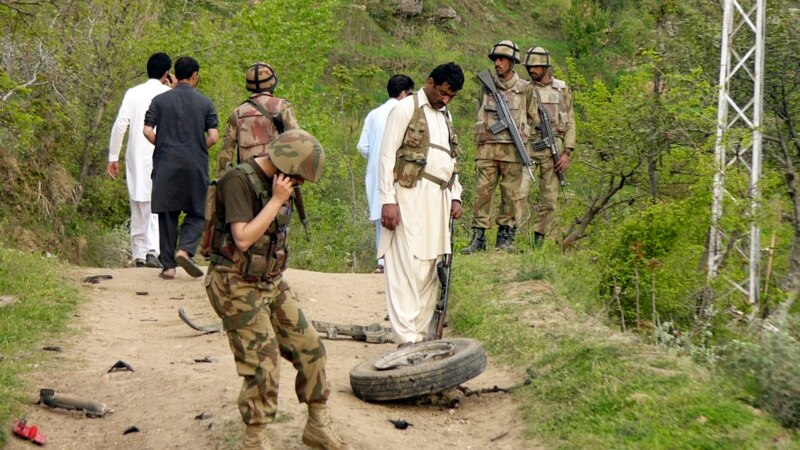 Пакистандын полициясы жергиликтүү талибдердин эки командирин жок кылды