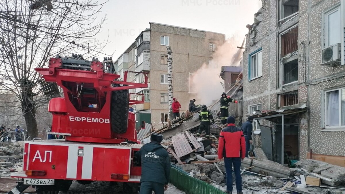 Несколько человек погибли при взрыве в пятиэтажке в Тульской области