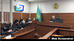 В суде в Талдыкоргане. Кадр из трансляции The Qazaq Times