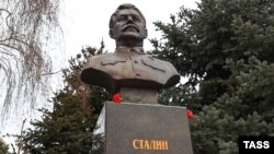 Бюст Иосифа Сталина в Волгограде открыли 1 февраля 2023 года, в преддверии 80-й годовщины Сталинградской битвы