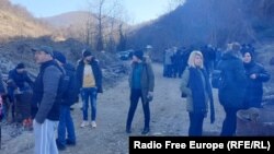 Protesta e banorëve serbë në Leposaviq kundër shpronësimit të tokave në veri të Kosovës. 2 shkurt 2023.