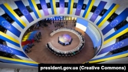 ЄС уточнює, що 95% коштів підуть на підтримку України через Механізм співробітництва з питань позик Україні