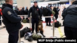 Spasioci iz Srbije na putu za Tursku sa službenim psom za potragu Zigijem. Foto: MUP Srbije 
