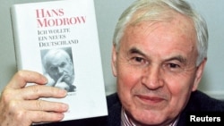 Ханс Модров