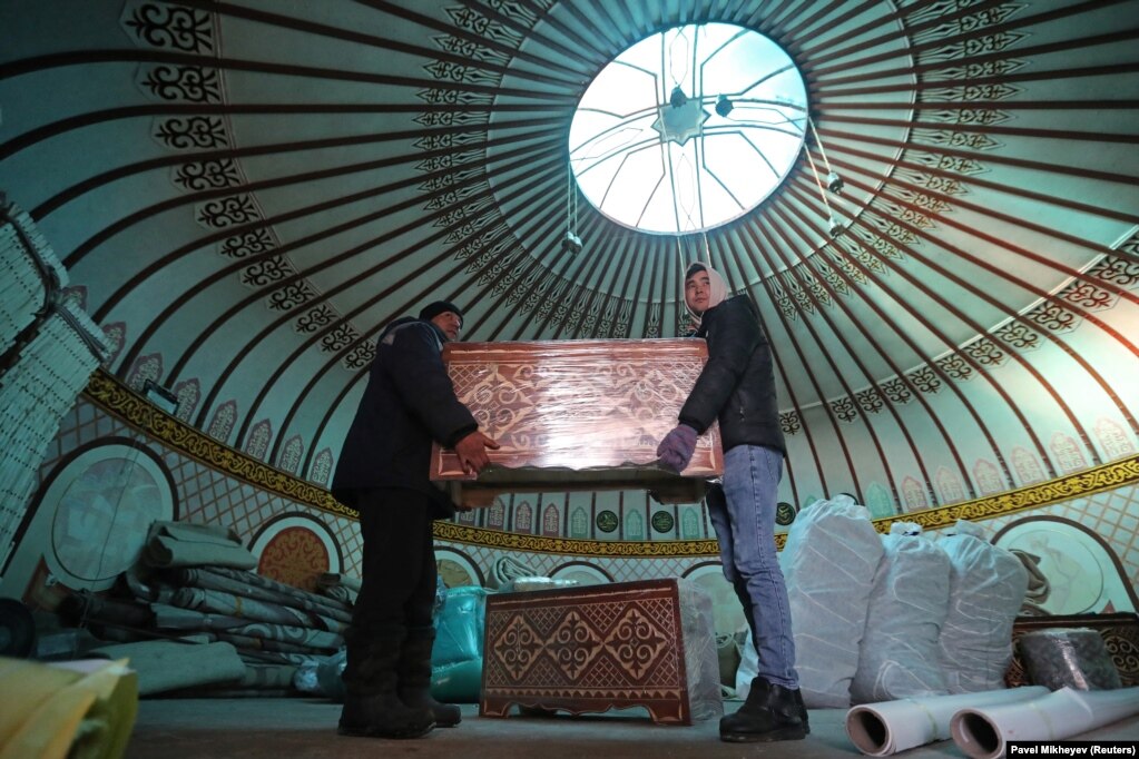 Volunteers prepare carved boxes for shipment to Ukraine in Qainazar on February 1. The yurt initiative sparked a minor diplomatic flare-up in early January when Russia&#39;s Foreign Ministry requested &quot;official comment&quot; from the Kazakh authorities over the highly symbolic aid project. &nbsp;