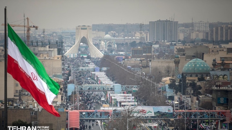 ირანი ისლამური რევოლუციის 44-ე წლისთავს აქციების ფონზე აღნიშნავს
