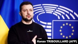 «Сьогодні є певні песимісти серед світових лідерів, які вважають, що для членства в ЄС Україні треба 10 років. Але вони переважно знають нас і іноді навіть бояться нашого духу, нашої енергії», – Володимир Зеленський