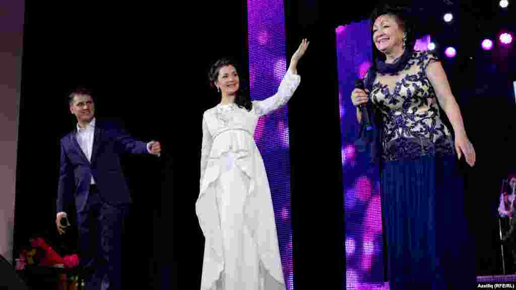 Венера Ганиева һәм аның шәкертләре