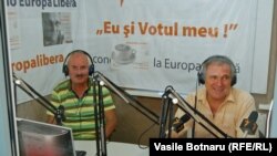 Ilia Trombițchi și Nicolar Misail în studioul Europei Libere la Chișinău