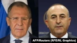 Министр иностранных дел России Сергей Лавров (слева) и его турецкий коллега Мавлют Чавушоглу.