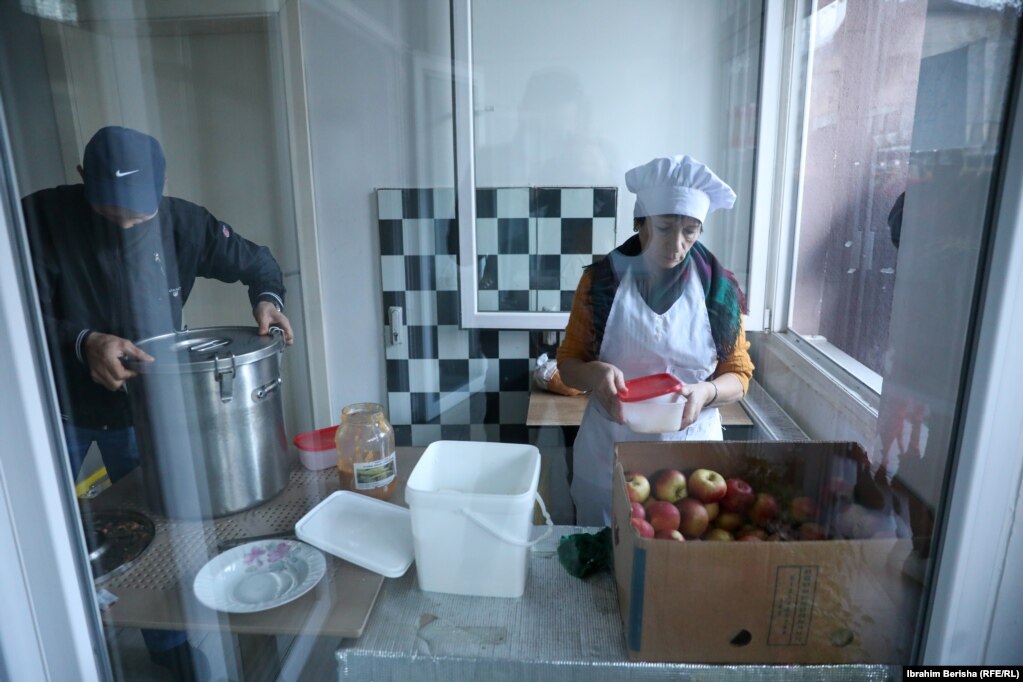 Në dy kuzhina në Prishtinë për t'u shërbyer me shujta të ngrohta, nuk nevojitet antarësimi.