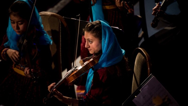 صدای موسیقی افغانستان در قلب بریتانیا؛ کنسرت دانش آموزان انستیتوت موسیقی در لندن برگزار میشود 