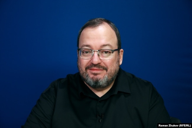 Станислав Белковский