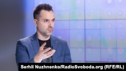 Олексій Арестович під час запису програми Суботнє інтерв'ю, грудень 2021 року