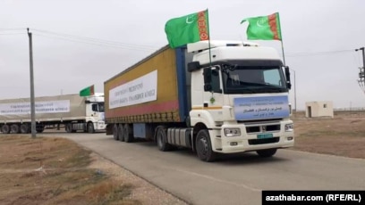 Әдемі аққұба Николь Энистон серіктесімен массаж жасайды. Порно ұлы трахает анасы в жопу, ол айқайлайды