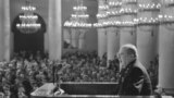 19 августа 1960 г. Генеральный прокурор СССР Роман Андреевич Руденко во время обвинительной речи в Колонном зале Дома союзов на открытом судебном заседании Военной коллегии Верховного суда СССР 