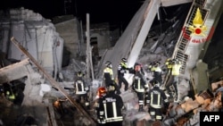 Pasojat e shembjes së dy ndërtesave në qytetin sicilian, Ravanusa. Fotografi nga Reuters. 