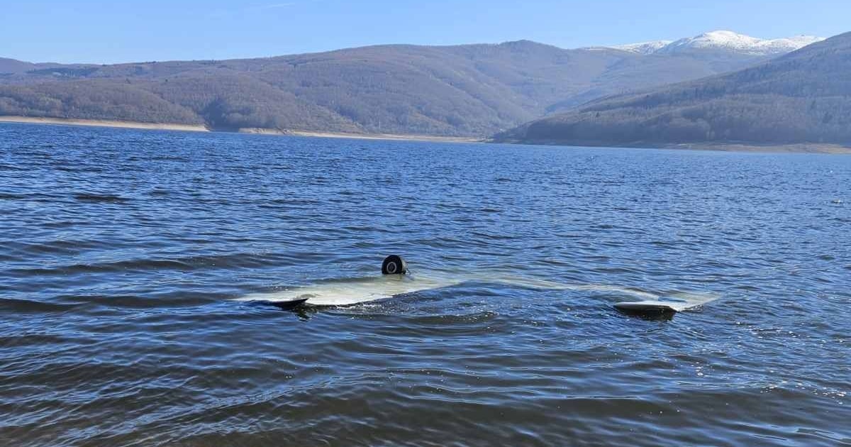 Lëndohen dy shtetas të Kosovës pas rrëzimit të një avioni në Mavrovë