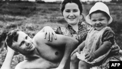 Юрий Гагарин. Жизнь космонавта на Земле (фотогалерея)