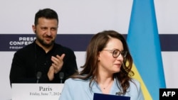 Се очекува Јулија Свириденко, сегашната прва вицепремиерка, да ја преземе функцијата од Денис Шмихал, кој поднесе оставка од функцијата премиер на 15 јули 2025 година, како дел од големата реконструкција на владата.