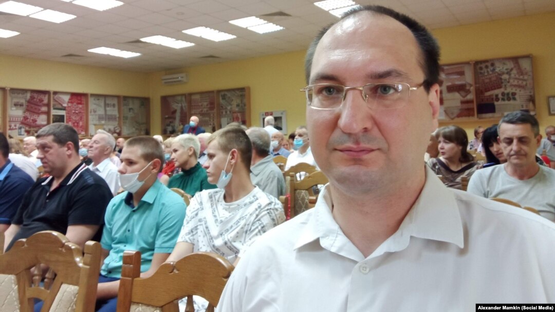 Two days after teacher Alyaksandr Mamkin announced his salary experiment on the social network VK, he was notified that local police were investigating him on suspicion of “extremism."