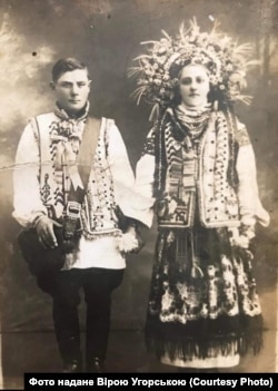 Весільне фото періоду 1930–1931років. Михайло і Параска Маршалюки
