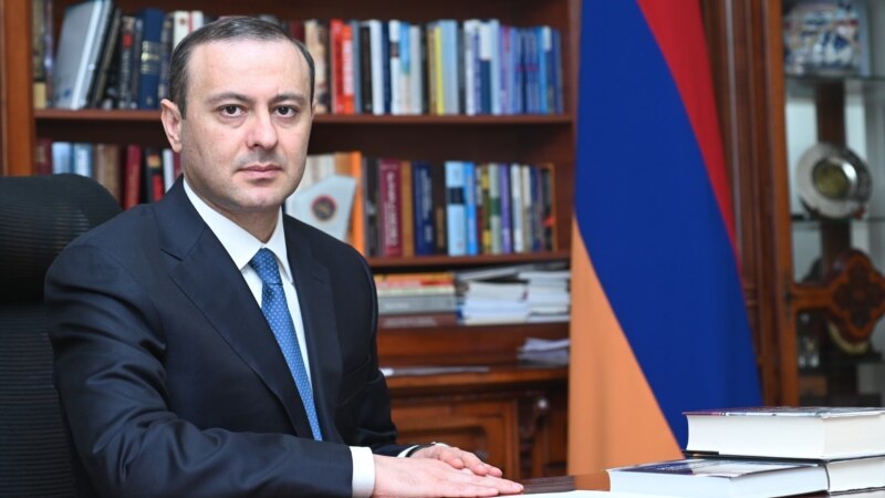 Армению принуждают предоставить коридор Азербайджану и присоединиться к союзному государству – секретарь Совбеза