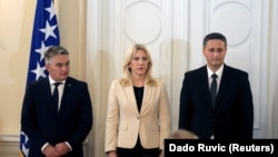 Članovi Predsjedništva BiH- Željko Komšić(lijevo), Željka Cvijanović i Denis Bećirović. 