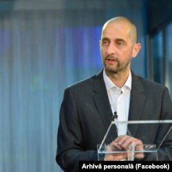 Unul din cei mai longevivi manageri români, Dragoș Damian spune că salariul minim pe economie nu permite un trai decent și că de multe ori ascunde și venituri nefiscalizate.